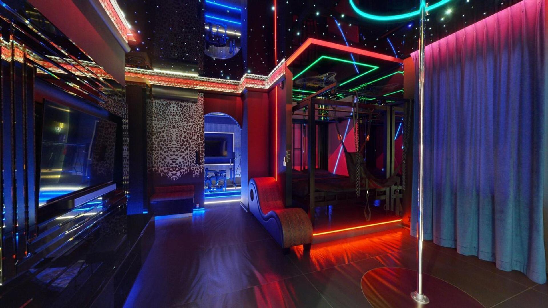 No Limits House - Bdsm Glamour Варшава
